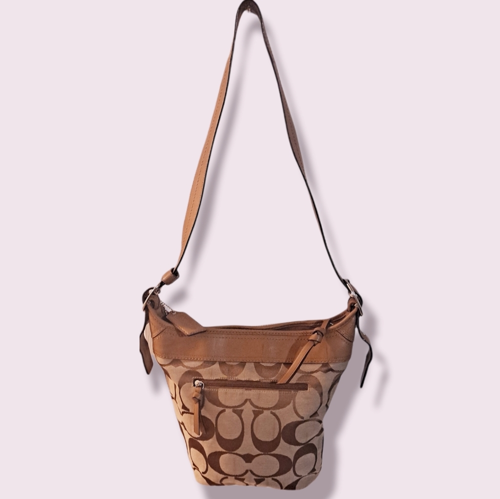 NWOT Coach Signature Bucket Bag